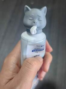 一款猫咪造型的牙膏分配器，为浴室增添乐趣和创意，是宠物爱好者的理想之选，让刷牙成为一种享受。 - 多色 - 查看 4