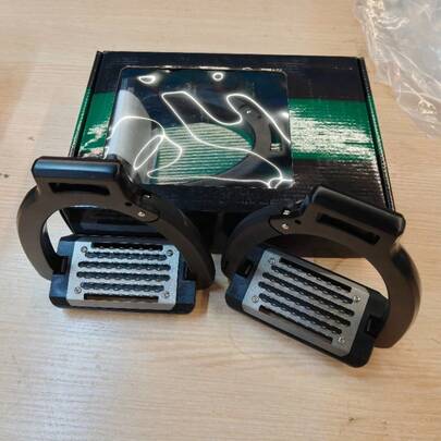 1 Cặp bàn đạp an toàn cho ngựa bằng nhôm và nylon với miếng lót chân chống trượt bằng thép không gỉ, dụng cụ cưỡi ngựa unisex, bàn đạp ngựa cao cấp bằng thép không gỉ.