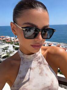 1pc Square Small Frame Fashionable Glasses, Retro Elegant Casual Versatile Women's Glasses, Suitable For Daily Wear, Street Photography, Vacation, Tourism, Summer Beach Vacation, Outdoor, Travel Beach Accessories - Black - View 3