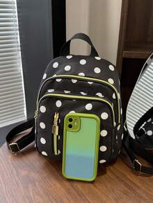 1个黑色尼龙材质的轻便休闲时尚多功能背包，适合女性日常使用、约会、外出、旅行。 - 黑與白 - 查看 3