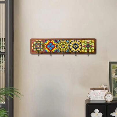 Ein Bohème-Stil Schlüsselhalter aus Holz mit quadratischen Haken. Marokkanische Holzaufbewahrungshaken mit Regalen und Haken - einfach zu installieren, platzsparende wandmontierte Aufbewahrungsbox, geeignet zum Aufbewahren von Schlüsseln, Mänteln usw. - anwendbar für Eingangsbereiche, Küchen, Büros, Schlüsselhalter usw.