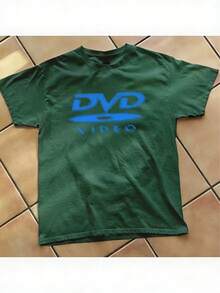 [100% Cotton] DVD Video Nostalgic Green Logo Vintage Gaming Print T-Shirt 2000s Aesthetic Retro Summer Shirt - Unisex Women & Men's Campus Daily Wear - 墨綠色 - 查看 1