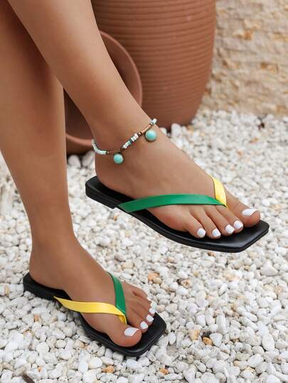 女士夏季人字拖凉鞋，黄绿撞色时尚设计，沙滩度假风，露趾轻便透气一脚蹬拖鞋