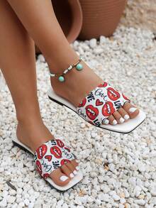 Sandalias blancas de verano para mujer, con patrón sexy de labios y corazón con la letra LOVE, punta cuadrada y abierta, casuales y fáciles de poner, para playa y vacaciones, ligeras, transpirables y cómodas - Blanco - Ver 2