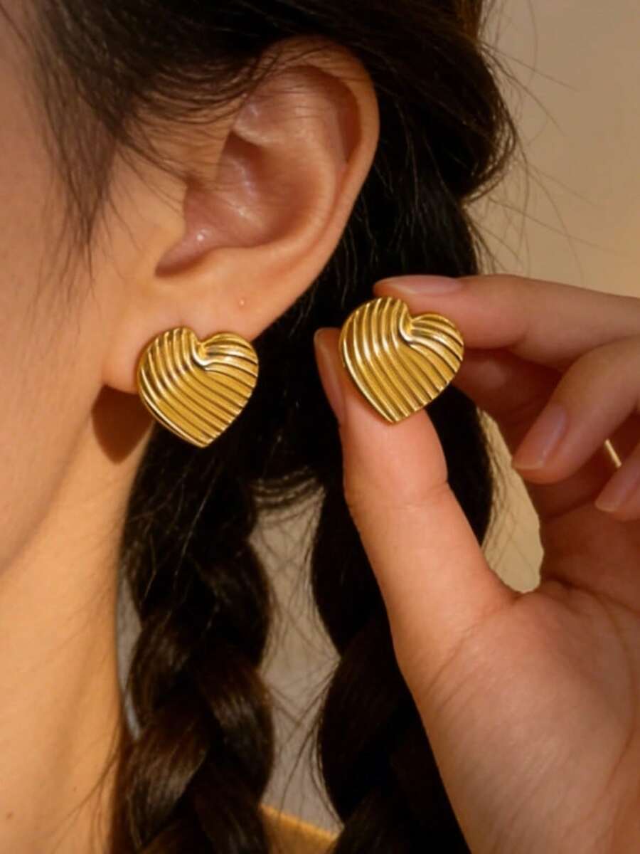 1 Đôi bông tai vàng thời trang, thanh lịch, cá nhân hóa. Được chế tác từ thép không gỉ cao cấp với lớp mạ vàng 18 carat, đôi bông tai thanh lịch, lấy cảm hứng từ phong cách cổ điển này rất phù hợp cho các dịp lễ hội. Bông tai thép không gỉ, bông tai nữ thanh lịch. - Vàng - Xem 1