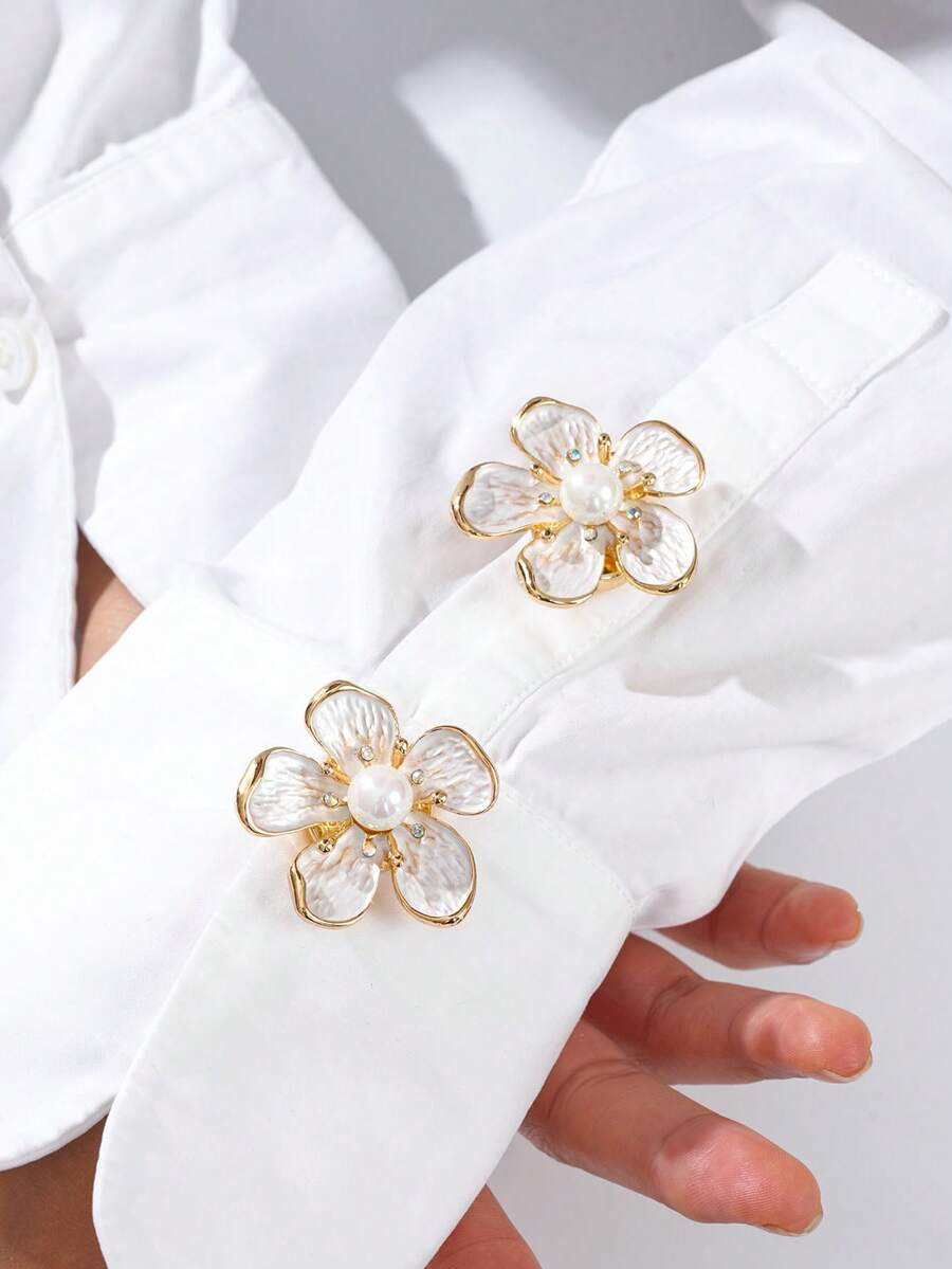 Cring Coco 2-Pack Women's Light Luxury Button Covers, Flower-Shaped Alloy Detachable Faux Pearl Shirt Cufflinks Decorative Buttons, Metal Texture Shirt Cuff Decorlips, Simple Versatile Suit Cuff Buttons, Exquisite Commuter Daily Wear Jewelry