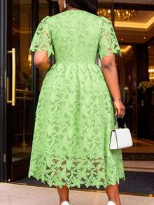 Vestido largo elegante de encaje calado con estampado floral en corte evasé para mujer talla grande, para fiesta o boda - verde menta - Ver 3