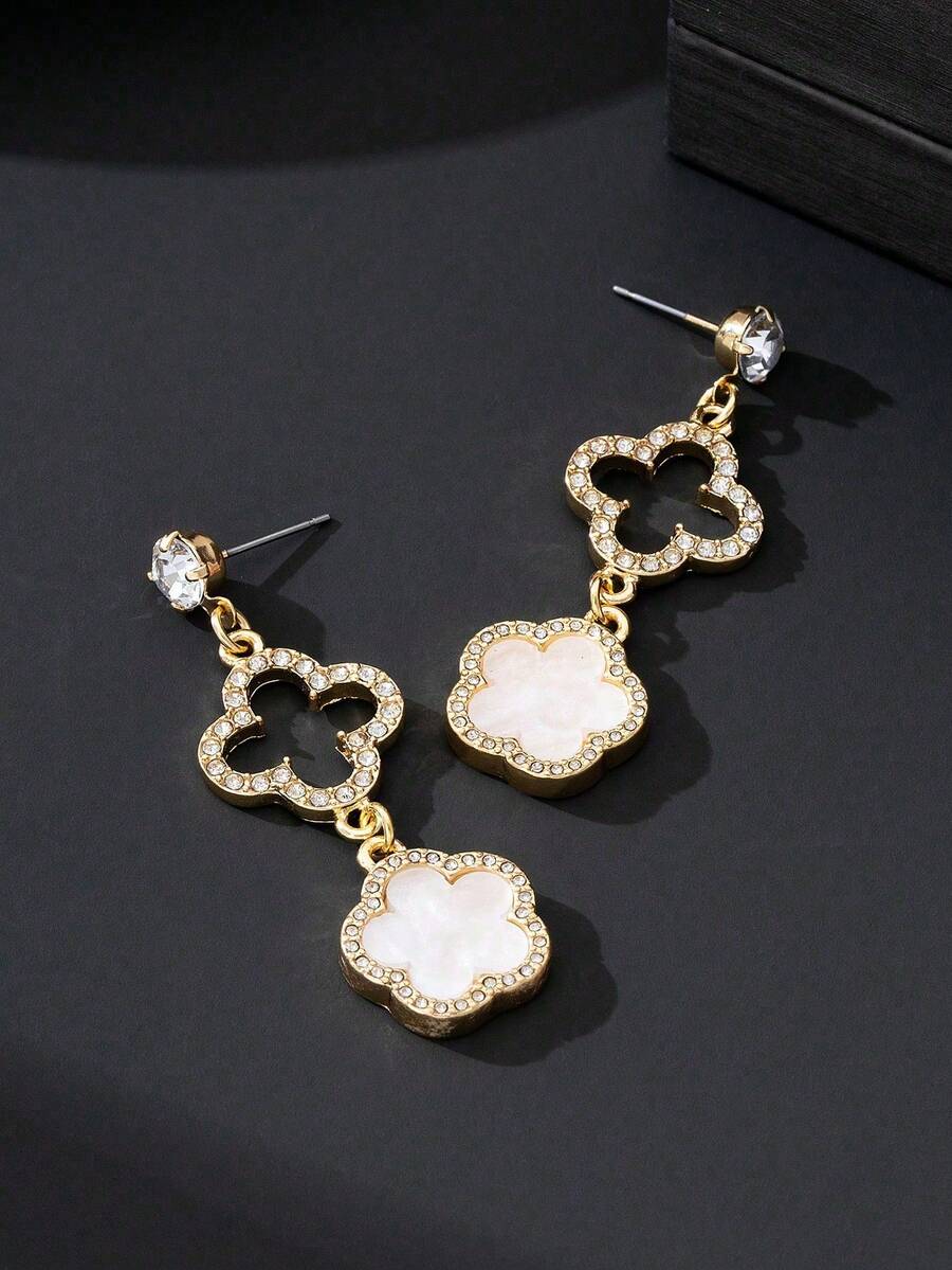 1 Pair Luxury Elegant Hollow Clover & Quatrefoil Pendant Earrings, Beach Style (Excluding Gift Box) - Gold - View 1