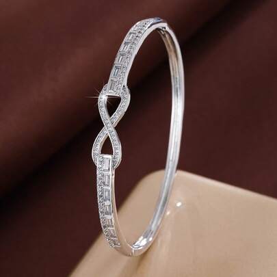 1件极简主义阿拉伯数字8设计锆石镶嵌女士手链