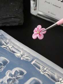 1pc Baroque Style Silicone Nail Mold, DIY Wedding Nail Template With 3D Heart & Butterfly Design, Suitable For Boho Nail Art, Reusable Nail Salon Supplies, Valentine's Day Nail Printing Tool - 清除 3 - 查看 3