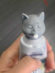 一款猫咪造型的牙膏分配器，为浴室增添乐趣和创意，是宠物爱好者的理想之选，让刷牙成为一种享受。 - 多色 - 查看 5