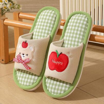 大码女士舒适格子熊苹果印花家居拖鞋，亲肤透气，可爱实用，点亮居家生活