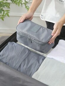 Một túi đựng đồ vệ sinh cá nhân du lịch xách tay 9,4 inch kèm ngăn đựng đồ lót. Tiện lợi và thiết thực, có thể sắp xếp quần áo và đồ dùng cá nhân. Được làm từ vải chống thấm nước, có thể đựng đồ vệ sinh cá nhân, tã bỉm, v.v. Một món quà du lịch hoàn hảo theo phong cách Bohemian. - Xem 6
