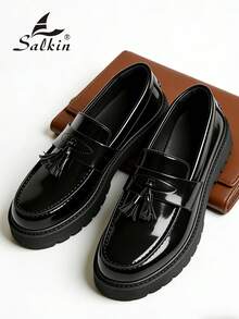 Salkin 新款时尚设计师男士流苏乐福鞋，优雅绅士社交鞋，亮面漆皮黑色纯色，柔软舒适的皮革鞋面，休闲日常穿着，返校学生风，厚底增高，商务正装办公室派对婚礼新郎鞋，春夏秋季均适用，尺码偏小，建议选购大一码。 - 黑色 - 查看 1