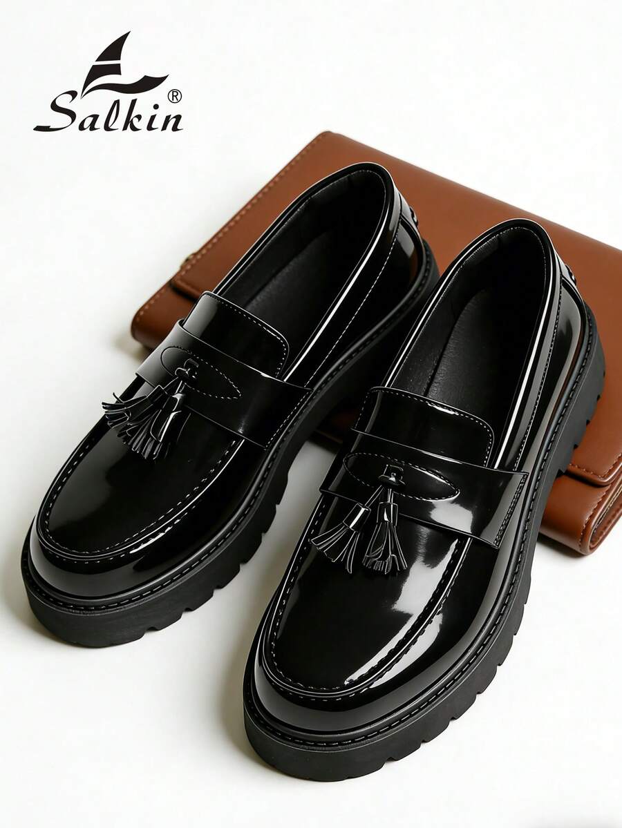 Salkin 新款时尚设计师男士流苏乐福鞋，优雅绅士社交鞋，亮面漆皮黑色纯色，柔软舒适的皮革鞋面，休闲日常穿着，返校学生风，厚底增高，商务正装办公室派对婚礼新郎鞋，春夏秋季均适用，尺码偏小，建议选购大一码。 - 黑色 - 查看 1