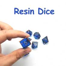 7颗蓝色带红色亮片的多面骰子套装，锋利边缘树脂骰子，适用于桌面角色扮演游戏 - 藍色 - 查看 8