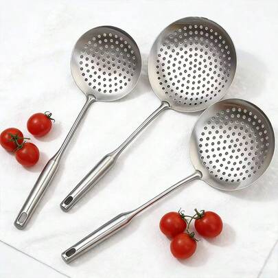 1 cái muỗng lọc bằng thép không gỉ, cỡ lớn 15"/16"/17", dụng cụ vớt thức ăn trong nhà bếp, lưới lọc, dùng để chiên, lẩu, súp, lọc thức ăn, thiết kế dày và sâu với lỗ treo, dụng cụ nhà bếp chịu nhiệt.