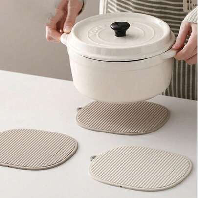 1pc Multi-Functional Table Mat, Kitchen Striped Anti-Slip And Heat-Resistant Table Mat, Silicone Thickened Heat-Insulating Pad, Anti-Slip Kitchen Supplies, Practical Holiday Home Gifts