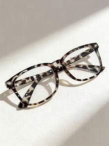 一副透明塑料全框豹纹眼镜，适合街头摄影、音乐节、嘉年华等场合，适合所有脸型。 - 多色 - 查看 3