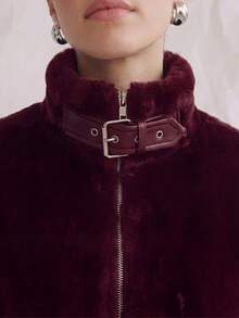 OUTTA BOX 女士长袖高领拉链宽松仿皮草酒红色外套，时尚优雅，适合居家、日常穿着、外出、派对、冬季、情人节等场合。 - 酒紅色 - 查看 3