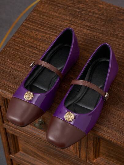 Giày búp bê nữ mũi vuông, cổ thấp, phối màu đỏ rượu vang và cúc vàng, giày công sở đa năng, giày búp bê cao cấp thanh lịch cho mùa xuân/hè.