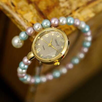 这款手镯式女士石英表设计时尚复古，精致优雅，适合日常佩戴，是生日/毕业礼物的最佳选择。