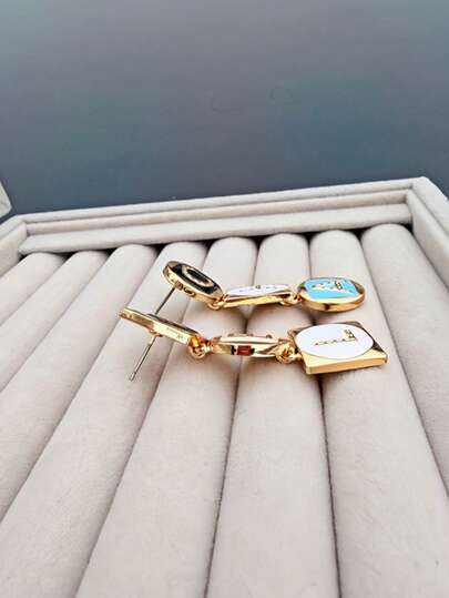 2 đôi bông tai men tráng men hình giọt dầu, kiểu dáng bất đối xứng, thanh lịch, thích hợp để đeo hàng ngày và trong các buổi tụ họp.