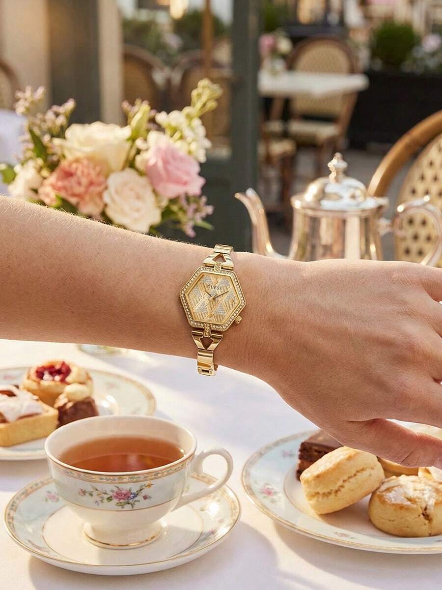 Guess 女士优雅六边形水晶腕表，奢华金色水晶珠宝腕表，复古石英腕表，适合日常佩戴和参加派对 GW0680L2 - 金色 - 查看 1