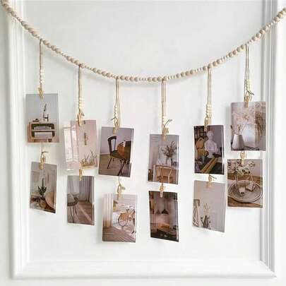 Dây treo ảnh bằng hạt gỗ mộc mạc kèm kẹp và tua rua, dây thừng gai để trang trí nhà cửa.