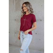 Women's Comfortable Cotton T-Shirt With Delicate Heart Cross Design - 紫紅色 - 查看 3