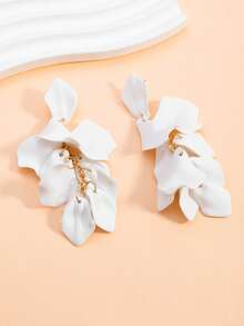 Elegant Sweet Baroque Style Multi-Layer Acrylic Flower Petal Glossy Tassel Luxury Women Earrings (Card Not Included) - Pearl White - View 2