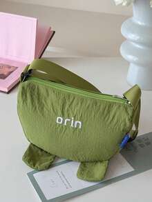 1 chiếc túi đeo chéo vải in chữ, có khóa kéo, kiểu dáng thường ngày, phù hợp cho cả bé trai và bé gái, sử dụng được quanh năm. - A - Xem 16