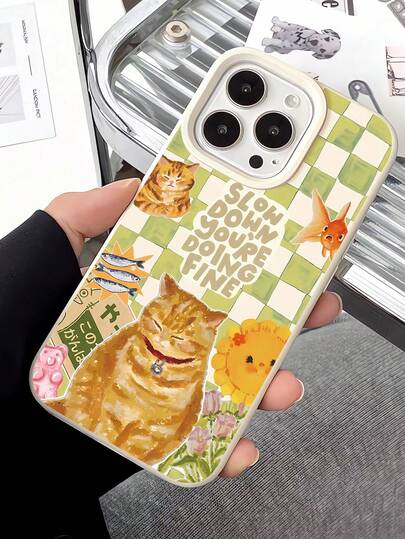 1pc Fashionable Plaid Cat & Letter Pattern Milky White Liquid Large Hole Lens Shockproof Anti-Fingerprint Soft Phone Case Compatible With IPhone 17/16/16Pro/16Plus/15/15ProMax/15Pro/11/12/13/14ProMax/11Pro/11ProMax/12Pro/12ProMax/13Pro/13ProMax/14Pro/14ProMax, Elegant