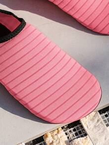 Giày đi biển cho trẻ em/trẻ nhỏ, giày bơi/lướt sóng nhanh khô họa tiết hoạt hình, giày tập đi dưới nước đế mềm mới cho mùa hè. - Màu Hồng Tươi - Xem 7