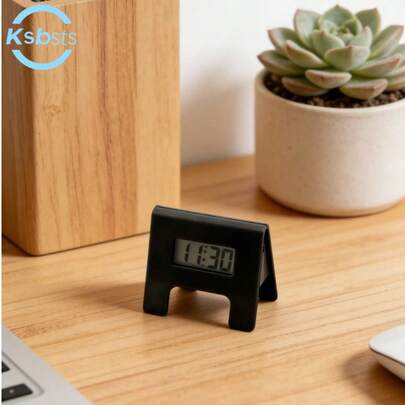 Đồng hồ để bàn kỹ thuật số mini Ksbsts, chân đế hình chữ U siêu nhỏ, hiển thị thời gian kỹ thuật số nhỏ gọn, chạy bằng pin, thích hợp để trên bảng điều khiển ô tô, bàn làm việc, tủ đựng đồ, trang trí văn phòng và nhà cửa - Không bao gồm pin.