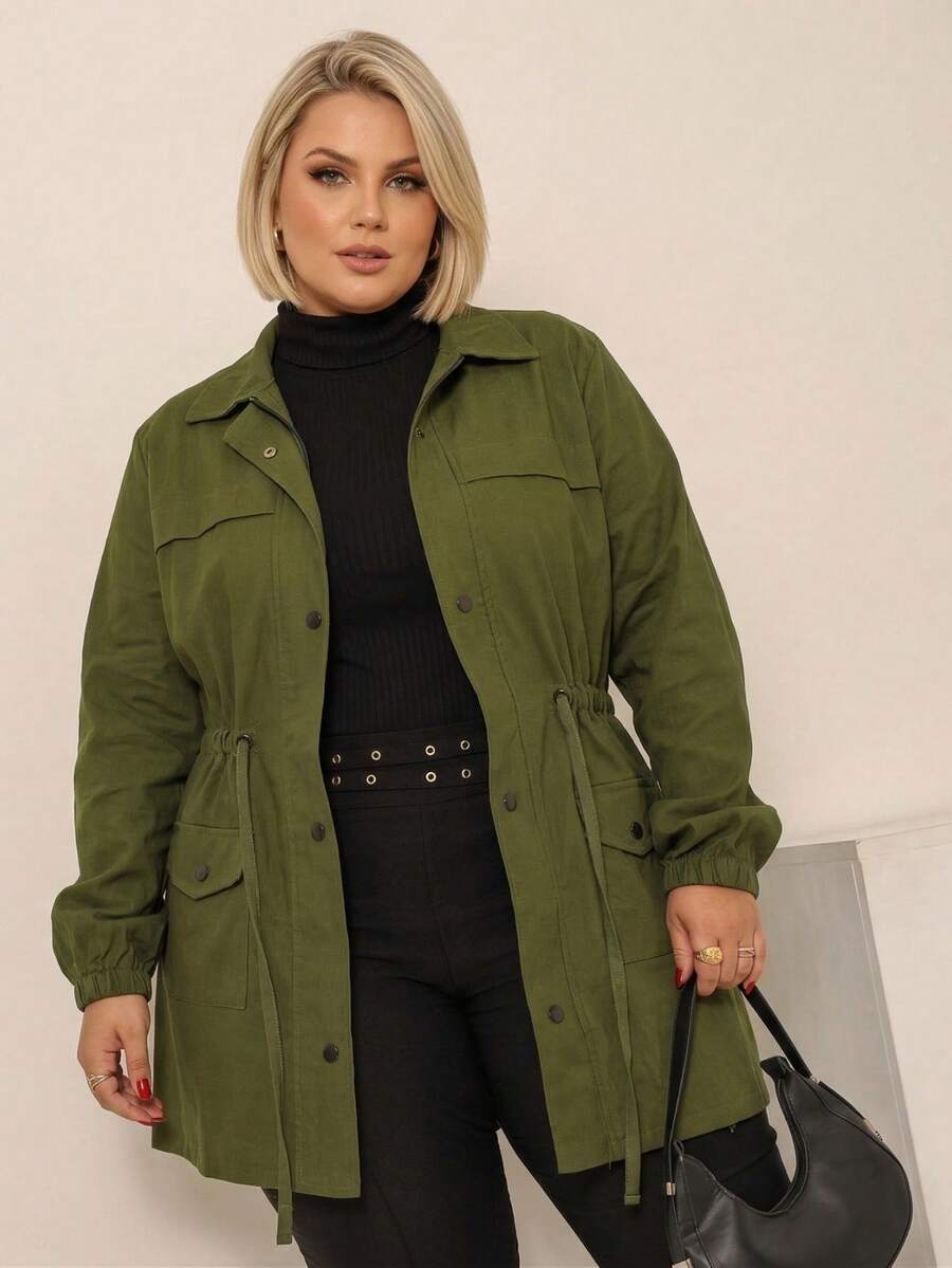 Plus Size Winter Overcoat In Bengaline Fabric With Drawstring, Zipper, And Button Closure. This Winter Parka Coat/Blouse Is Perfect For Sizes G1, G2, And G3. - 軍綠色 - 查看 1