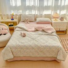 1pc Floral Pattern Summer Quilt, Soft & Comfortable Ruffled Design, Suitable For Dorm, Bedroom, Apartment, Spring & Summer, Bedding Set (Pillow Case Not Included) - Pink - View 3