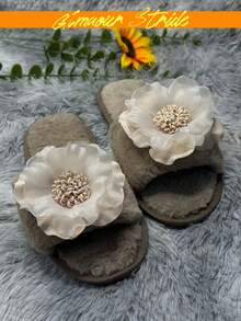 Women's Khaki Fluffy Open Toe Slippers With Cream Flower Decor, Comfortable Flat Indoor House Slippers - Khaki - View 3