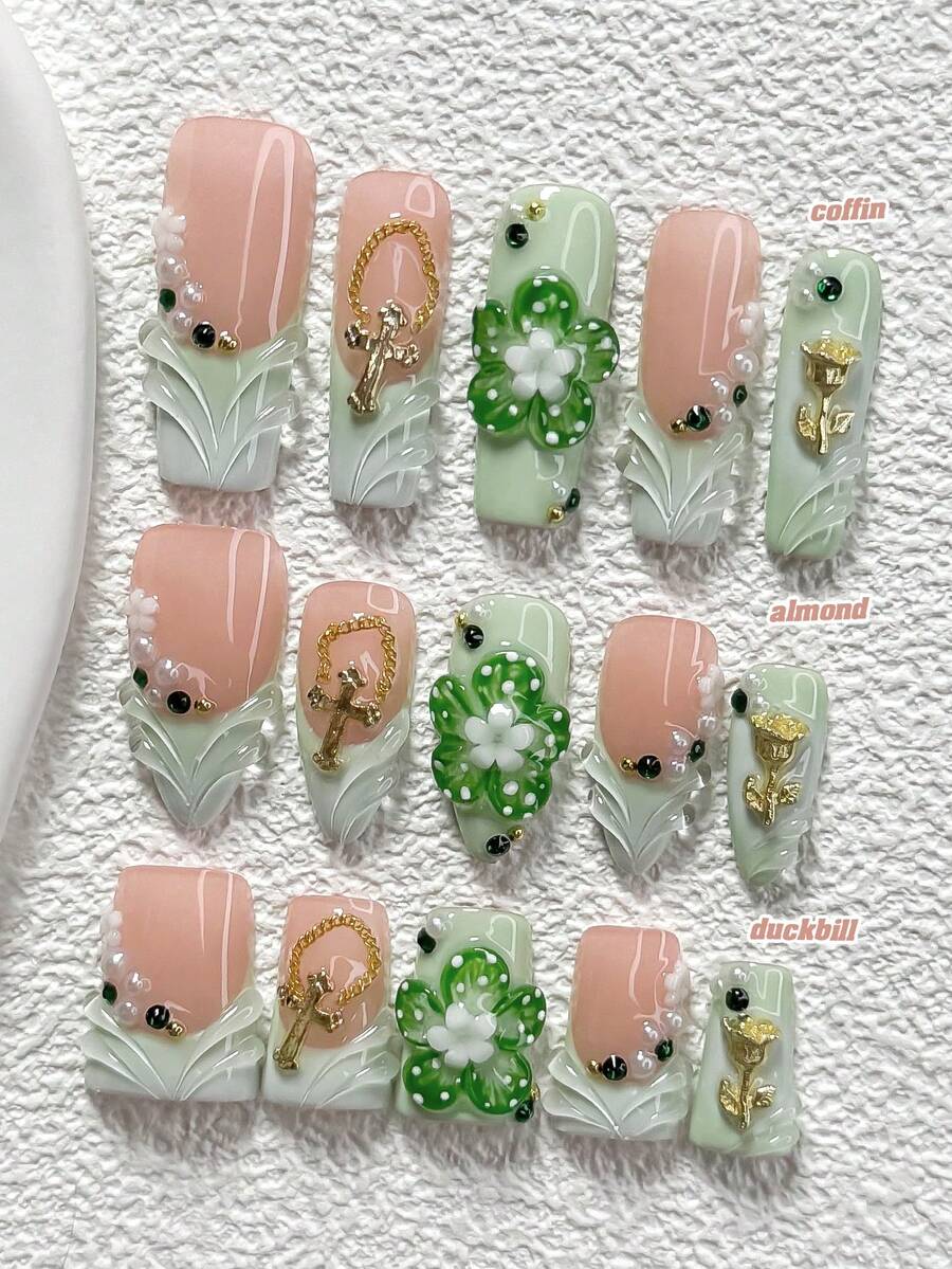 10件套森林主题优雅手工美甲套装，凝胶美甲贴片，包含小花朵、3D玫瑰、十字架、绿色水钻美甲配件、手工捏制五瓣花美甲装饰、绿色指甲油，清新风格，附赠美甲工具（1张果冻贴片+1把指甲锉），三种尺寸可选：杏仁形、鸭形、棺材形美甲，适合聚会、日常、派对、拍照、玩乐、春夏、通勤等场合。 - 彩色 - 查看 1