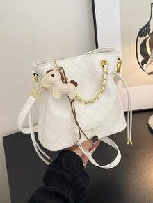 时尚链条肩带绗缝水桶包，小众设计，百搭女士单肩包 - 白色 - 查看 7