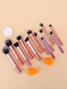 Bộ cọ trang điểm đa năng 12 món, bao gồm cọ phấn phủ, cọ má hồng, cọ nền, cọ phấn mắt, cọ tán màu, cọ tạo khối, cùng với bông mút trang điểm vát cạnh, bông mút trang điểm tròn và bông phấn trắng. - Nhiều màu - Xem 3