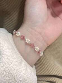 This New Fashionable Pearl Flower Elastic Adjustable Beaded Bracelet Is A Sweet And Simple Accessory Suitable For Women To Wear. - Pink and White - View 5
