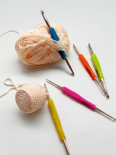 5pcs Crochet Hook Set, 5 Unique Colors, Clearly Marked Sizes, Ergonomic Non-Slip Silicone Handles, High-Polish Snag-Free Metal Hooks, Double-Ended Design (Covers 2.0mm-10.0mm Common Sizes), Smooth Crocheting For Dolls, Sweaters, Blankets, Scarves And DIY Crochet Projects