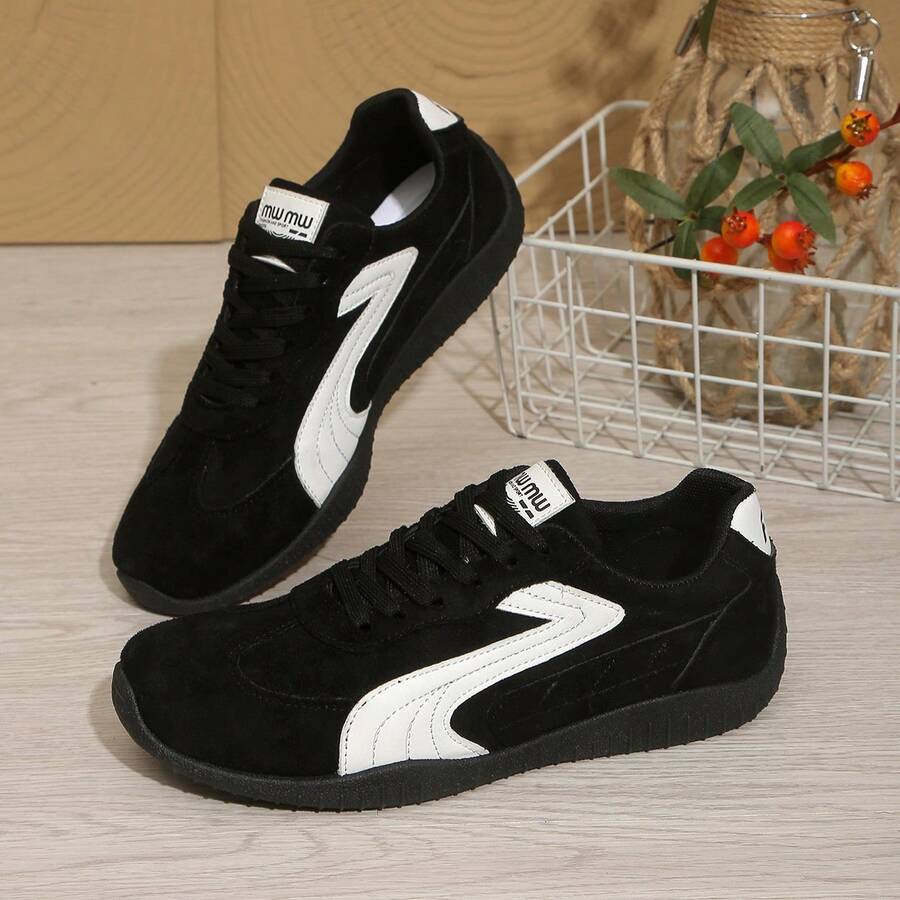 2026 Spring/Summer Women's Casual Flat Soft Bottom Non-Slip Outdoor Sports Shoes, Comfortable Durable Student Skateboard Shoes - Black - View 1