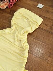 Elegante vestido ajustado de estilo francés color borgoña con escote halter, diseño asimétrico y fluido, perfecto para fiestas, vacaciones en la playa, festivales de música, salidas, vestido - amarillo ganso - Ver 5