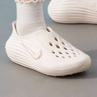 Nike Dép nữ Calm Elevation bền chắc, kiểu dáng thường ngày.