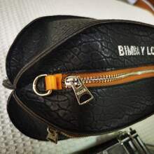 New Bimba Shoulder Bag/Satchel In The Shape Of A Rugby Ball, Microfiber Bag For Women. - 黑色 - 查看 3