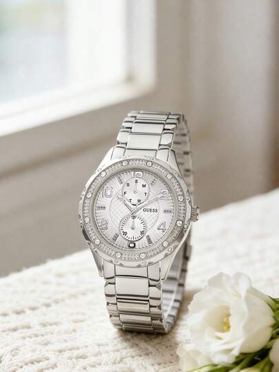 Guess Đồng hồ nữ thanh lịch bằng thép không gỉ, máy quartz - Một chiếc đồng hồ đeo tay giản dị, phụ kiện hoàn hảo cho trang phục hàng ngày - Đồng hồ nữ Siren màu bạc W0442L1