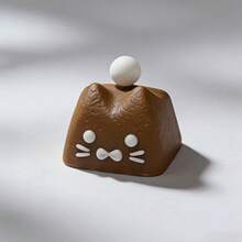 1 个可爱又别致的猫咪造型键帽；键帽采用十字形按键，材质为树脂。此键盘仅赠送一个键帽。 - 查看 3