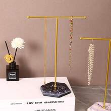 1 chiếc giá trưng bày bông tai và dây chuyền bằng gỗ họa tiết vân đá cẩm thạch - trắng - Xem 9